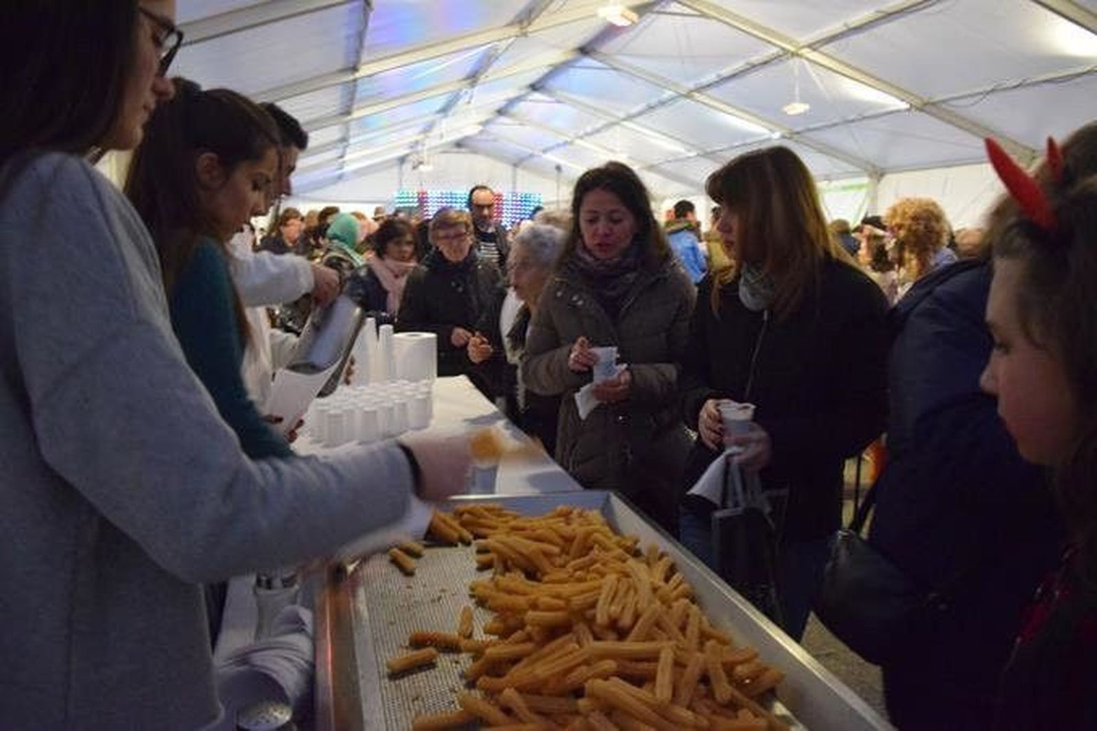 Chocolatada y baile para celebrar el lunes de carnaval