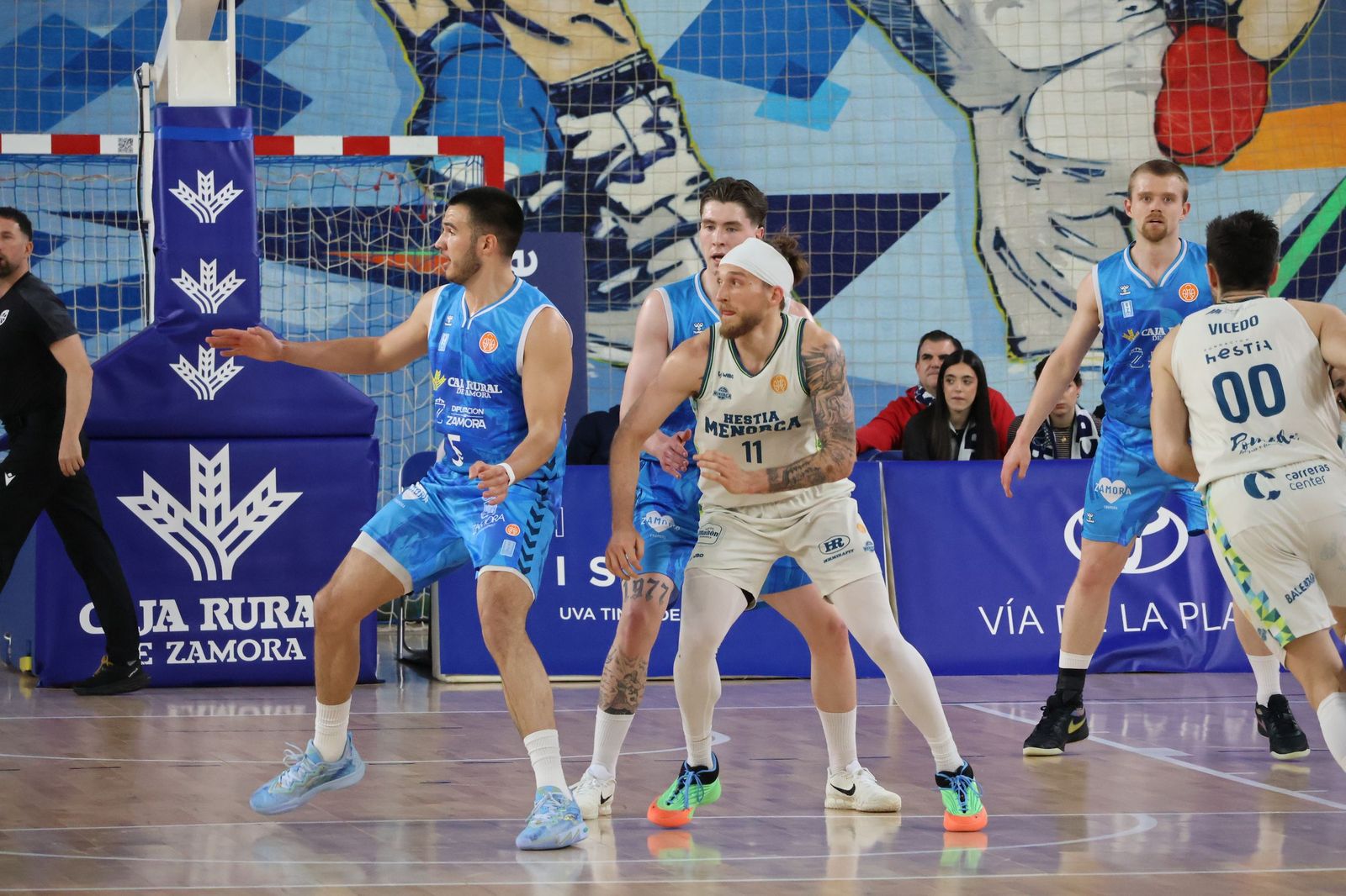 GALERÍA | El duelo entre el CB Zamora y el Hestia Menorca, en imágenes