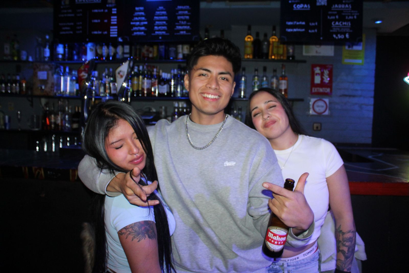 La fiesta de Salamanca moviliza a los jóvenes a divertirse a pesar del mal tiempo