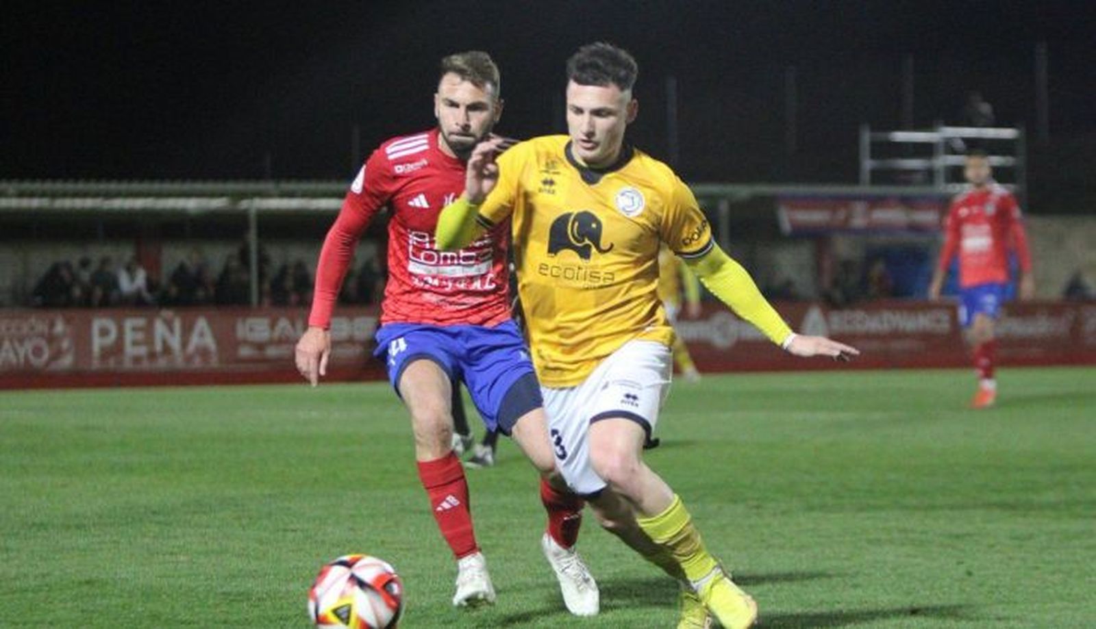 Juan Serraro conduce ante el Tarazona | FOTO UNIONISTAS CF