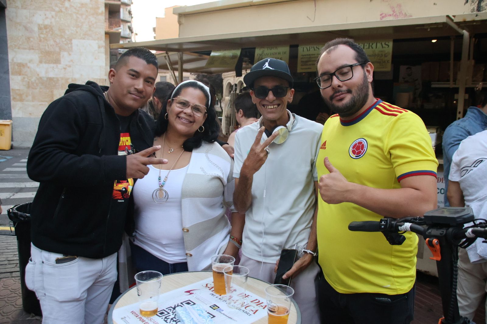 Ambiente de las casetas el  jueves por la tarde noche