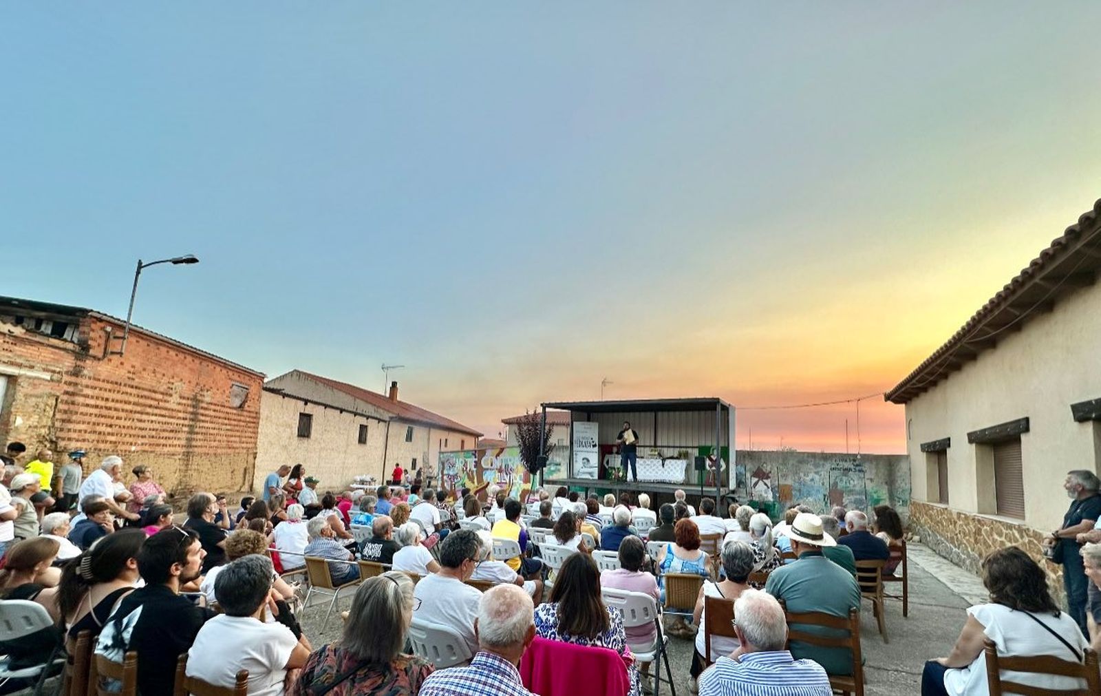 Pedraza protagoniza un atardecer musical en La Torre del Valle con sonidos tradicionales