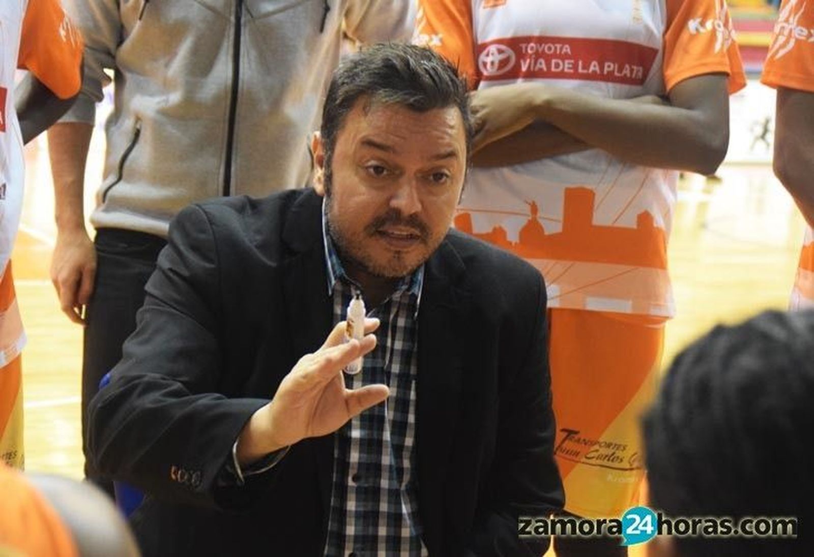 Lucas Fernández seguirá una temporada más como técnico del CD Zamarat