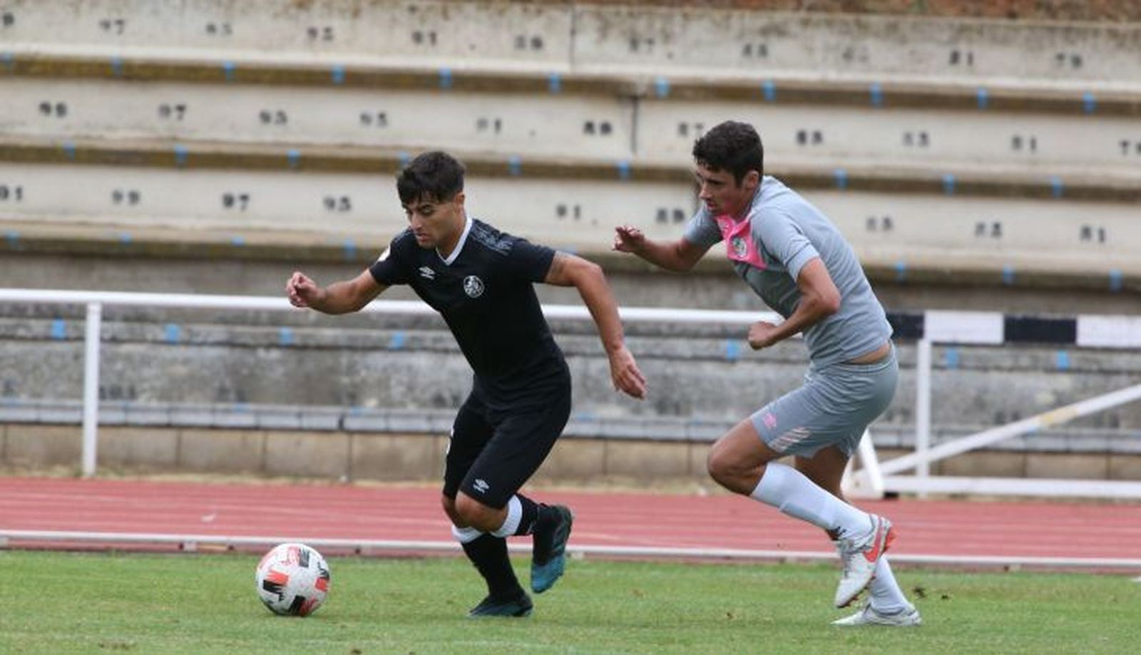 Iban Ribeiro, en el choque ante el filial / FOTO: SALAMANCA24HORAS.COM