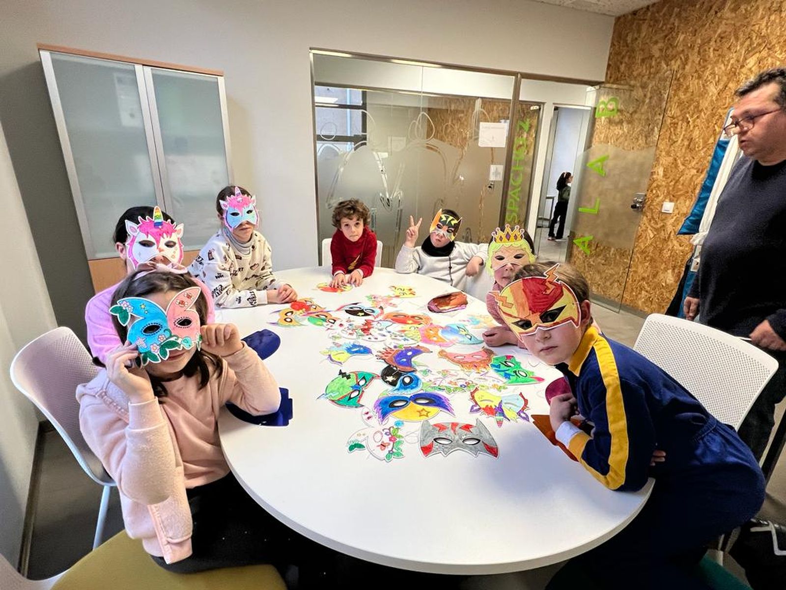 taller-manualidades-carnavalescas-ciudad-de-los-ninos-5