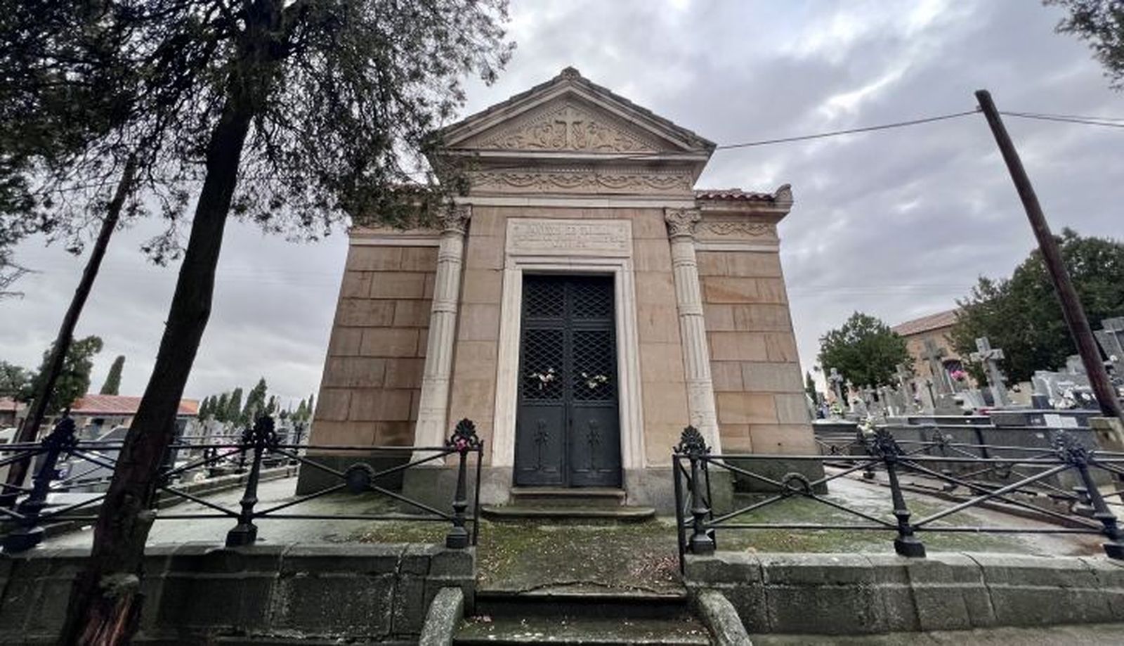 Mausoleo de Laureana Ramos 