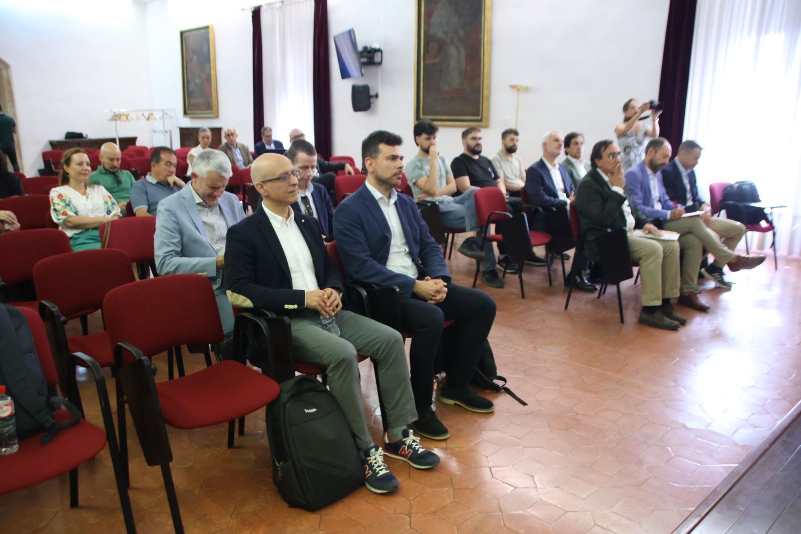 El rector de la Universidad de Salamanca inaugura la jornada ‘Entornos para innovar’ de la Fundación I+E