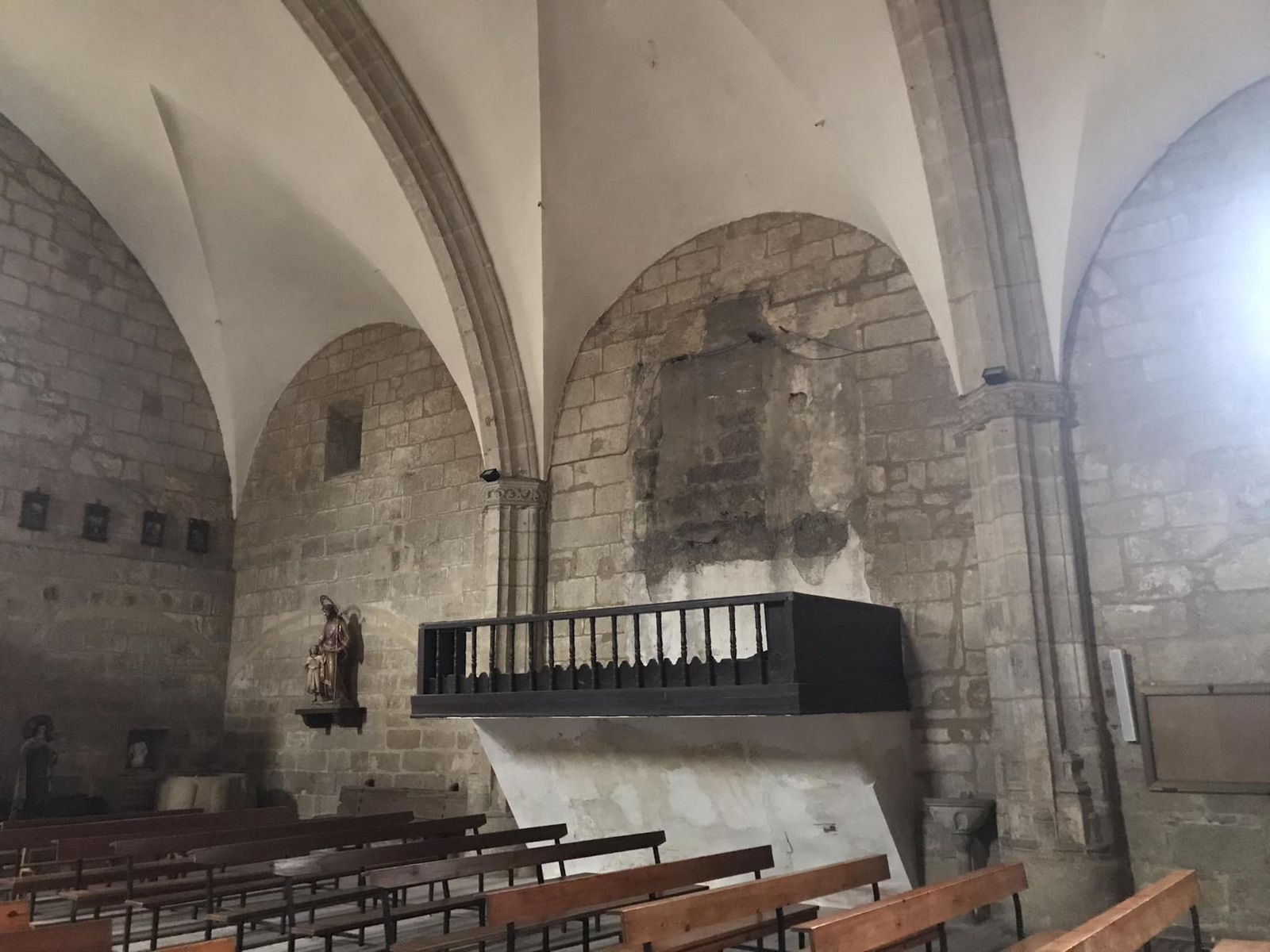 Imagen del hueco que ha dejado el órgano en el templo fermosellano