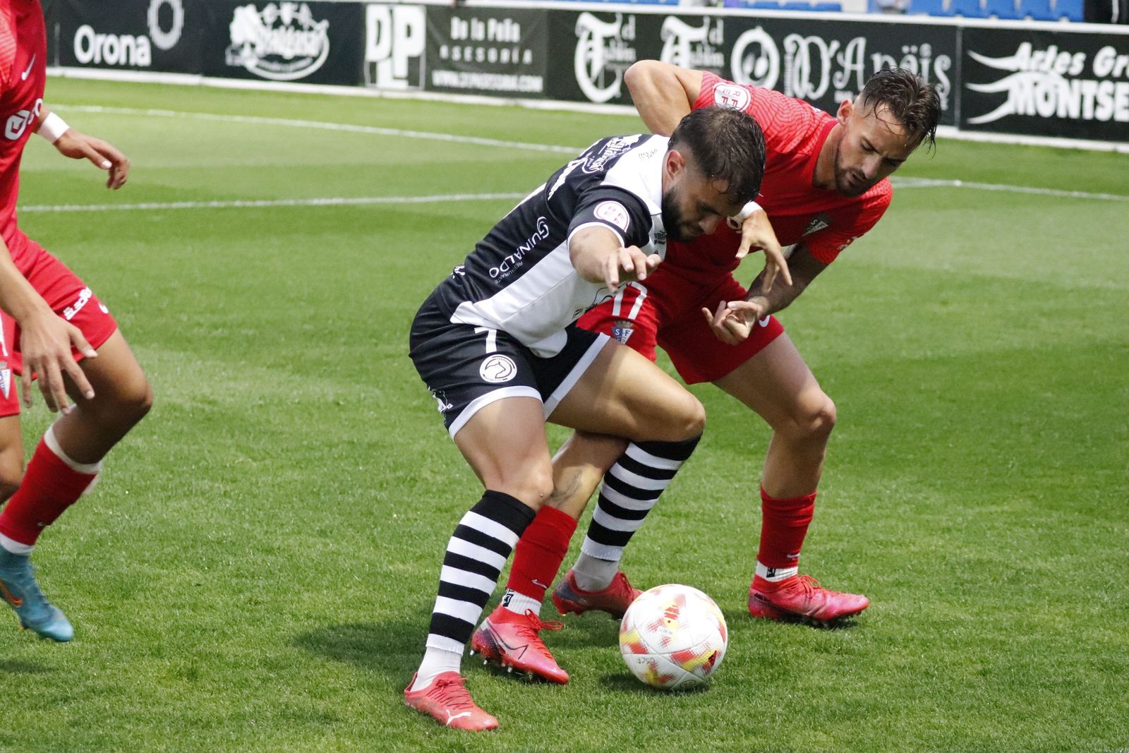 Losada, en el choque ante el San Fernando | FOTO SALAMANCA24HORAS.COM
