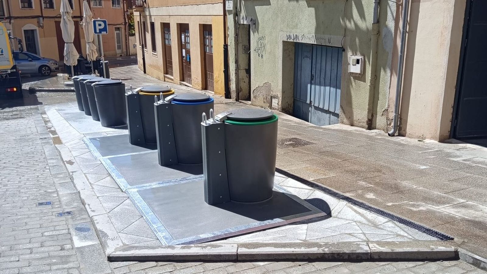 Contenedores soterrados de la cuesta del Piñedo