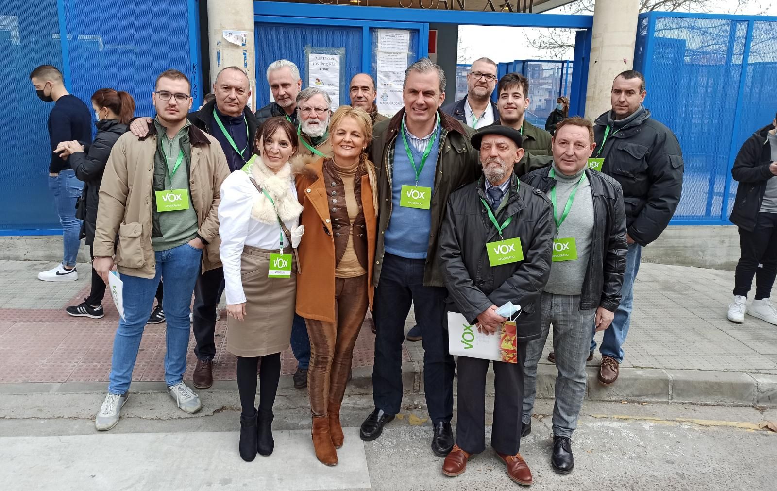 Ortega Smith junto a Marisa Calvo y varios apoderados