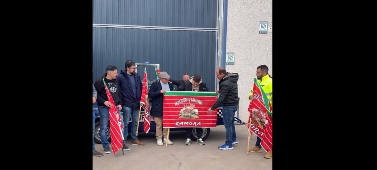 Agricultores y ganaderos zamoranos con ángel Gaitán (2)
