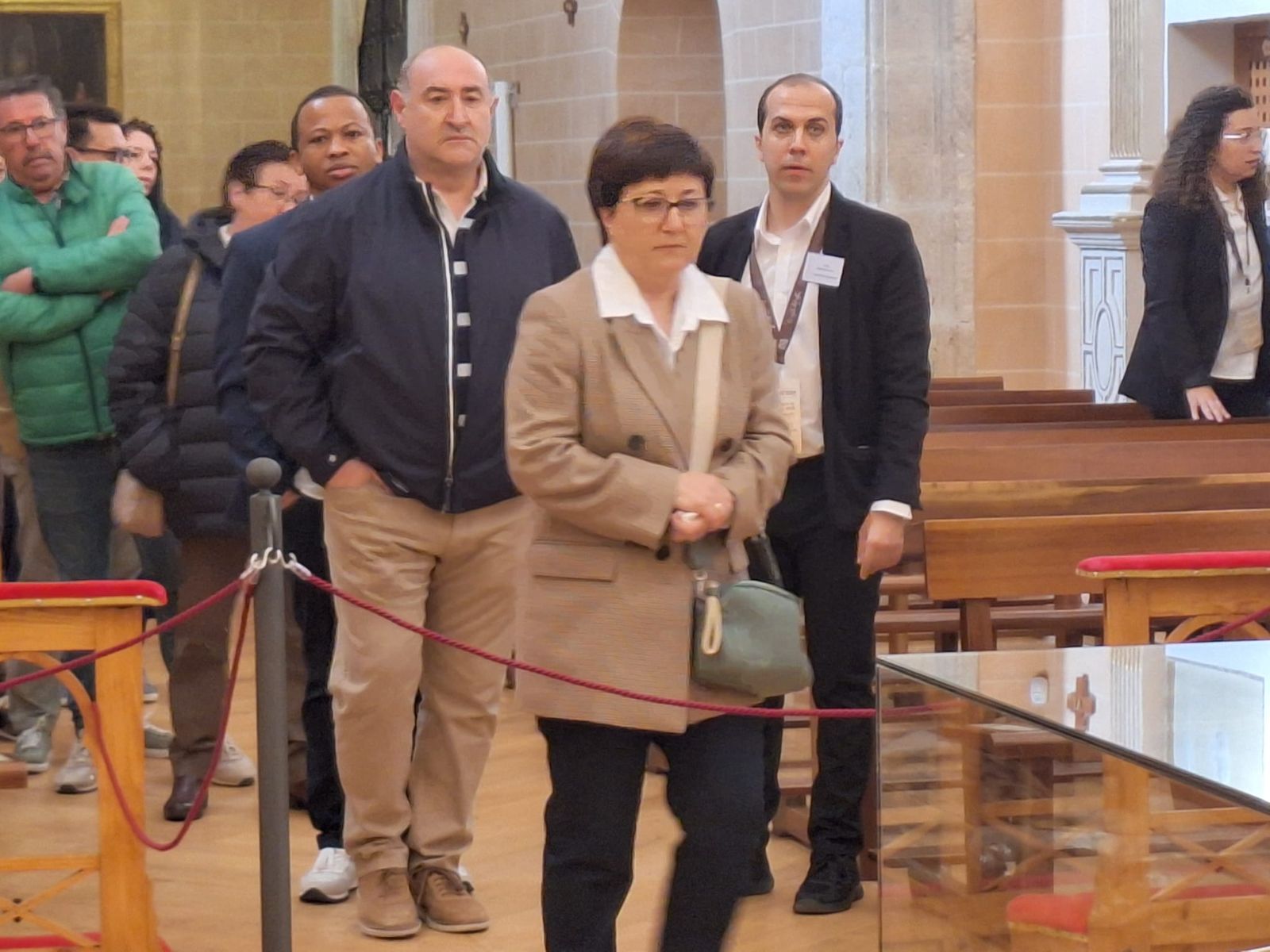 apertura-de-la-basilica-de-la-anunciacion-para-venerar-el-cuerpo-de-santa-teresa-en-alba-de-tormes-fotos-juanes-1