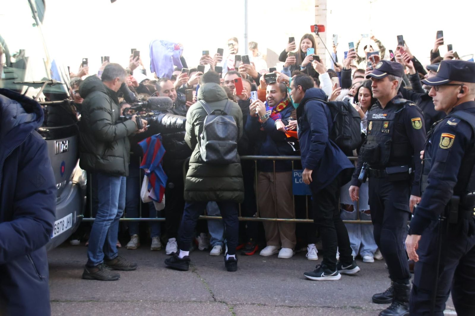 Llegada de los jugadores del FC Barcelona a su hotel en Salamanca