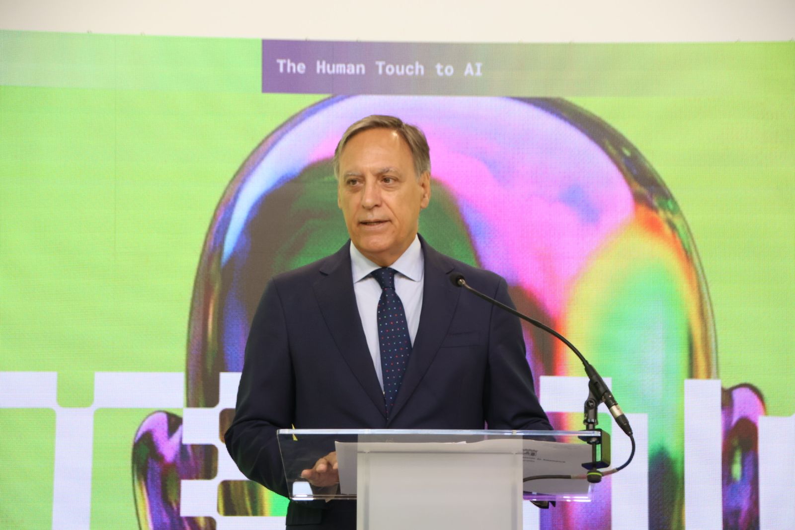 El alcalde de Salamanca, Carlos García Carbayo, y el CEO de Stemia, Juan Manuel Barrionuevo, presentan el inicio de la actividad de esta empresa en Salamanca