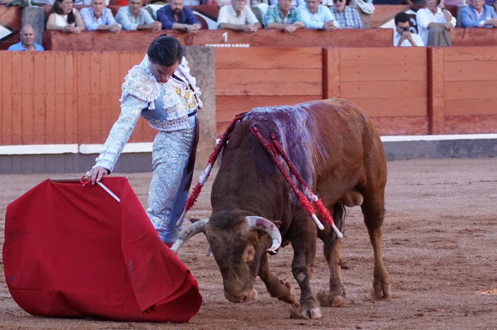 Emilio de Justo, Juan Ortega y Roca Rey inauguran el cartel de figuras en la feria de Salamanca: la corrida de Garcigrande en imágenes
