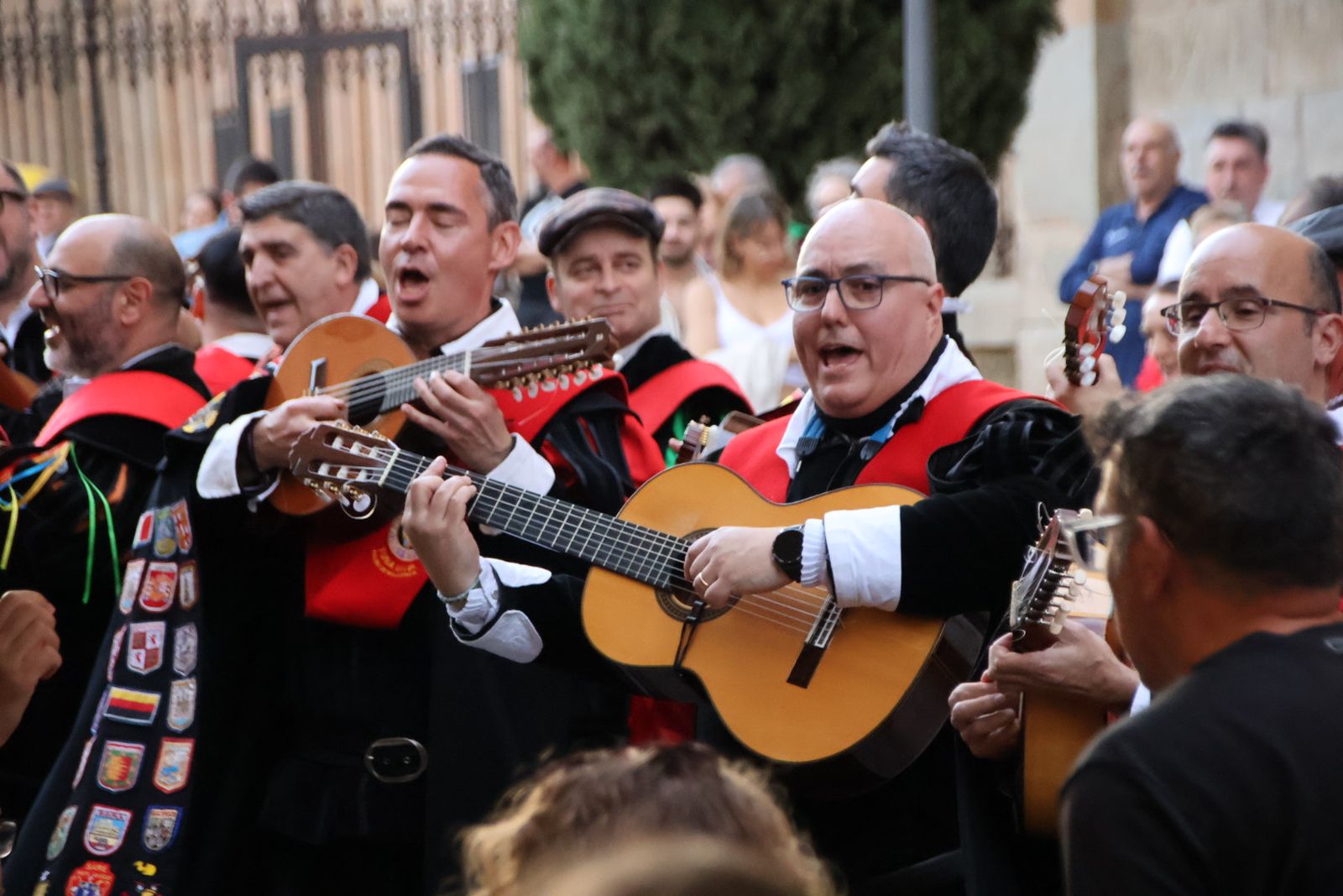 Tunas de toda España cantan al son de la historia por las calles de Salamanca