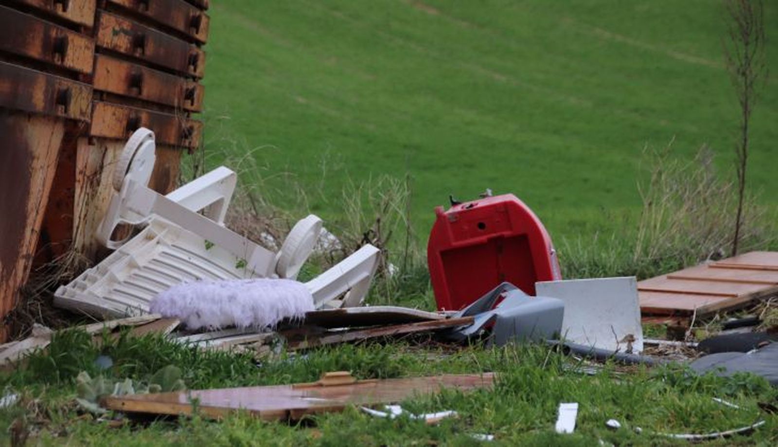 Suciedad en el polígono de Los Villares