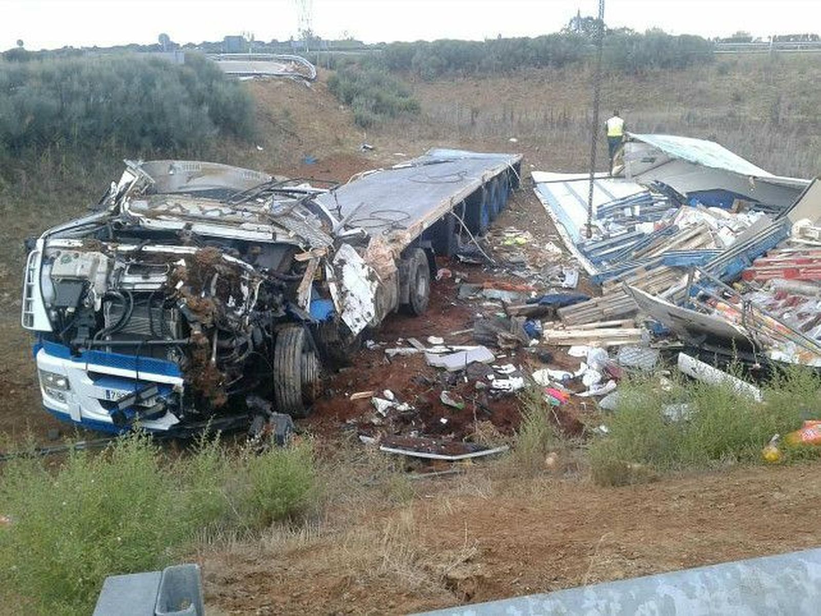Fallece el conductor de un camión en un accidente de tráfico en Villaquejida