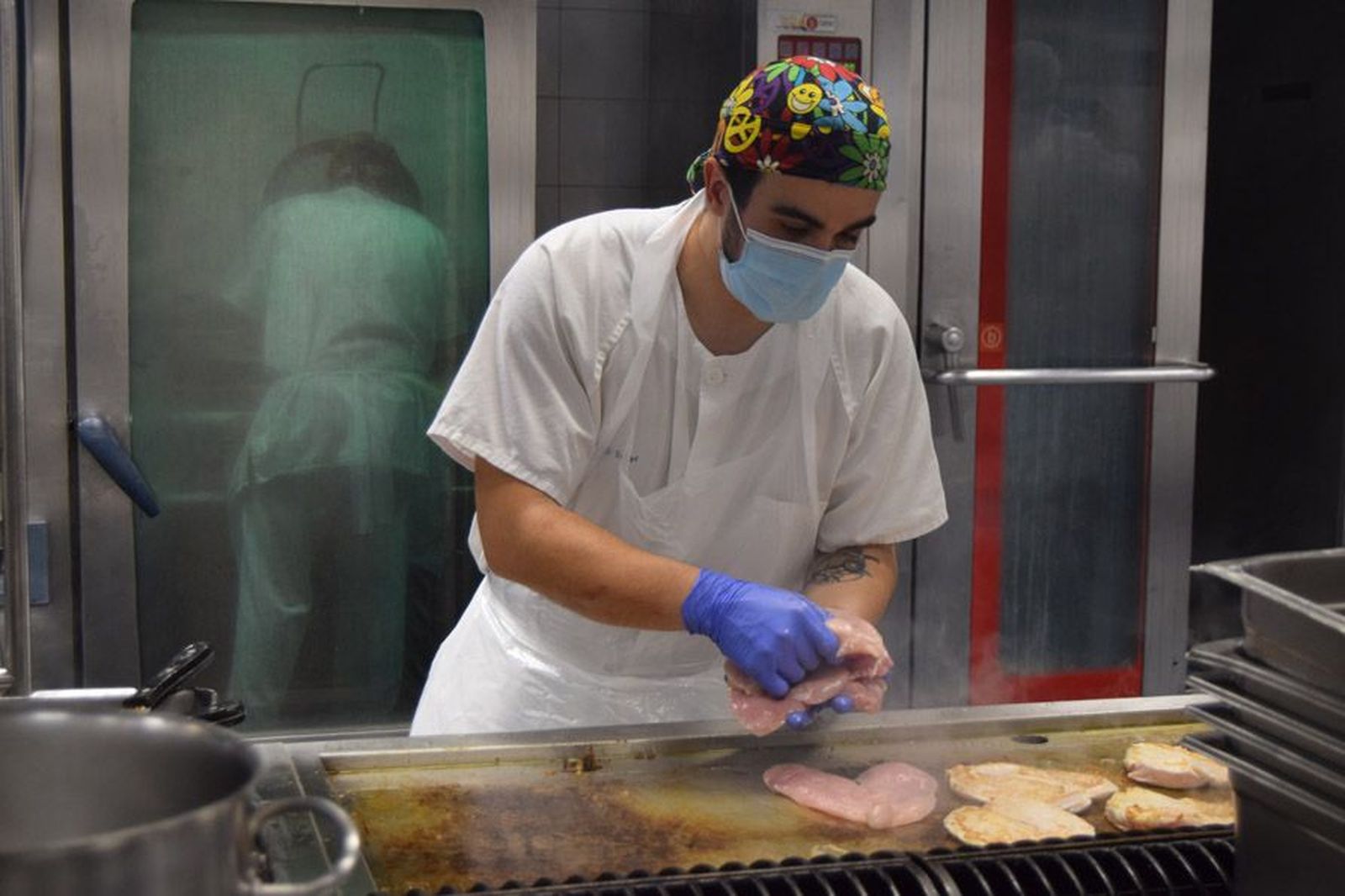 la-delegada-territorial-leticia-garcia-visita-la-cocina-de-linea-fria-del-complejo-asistencial-de-zamora-tras-las-obras-de-mejora-64