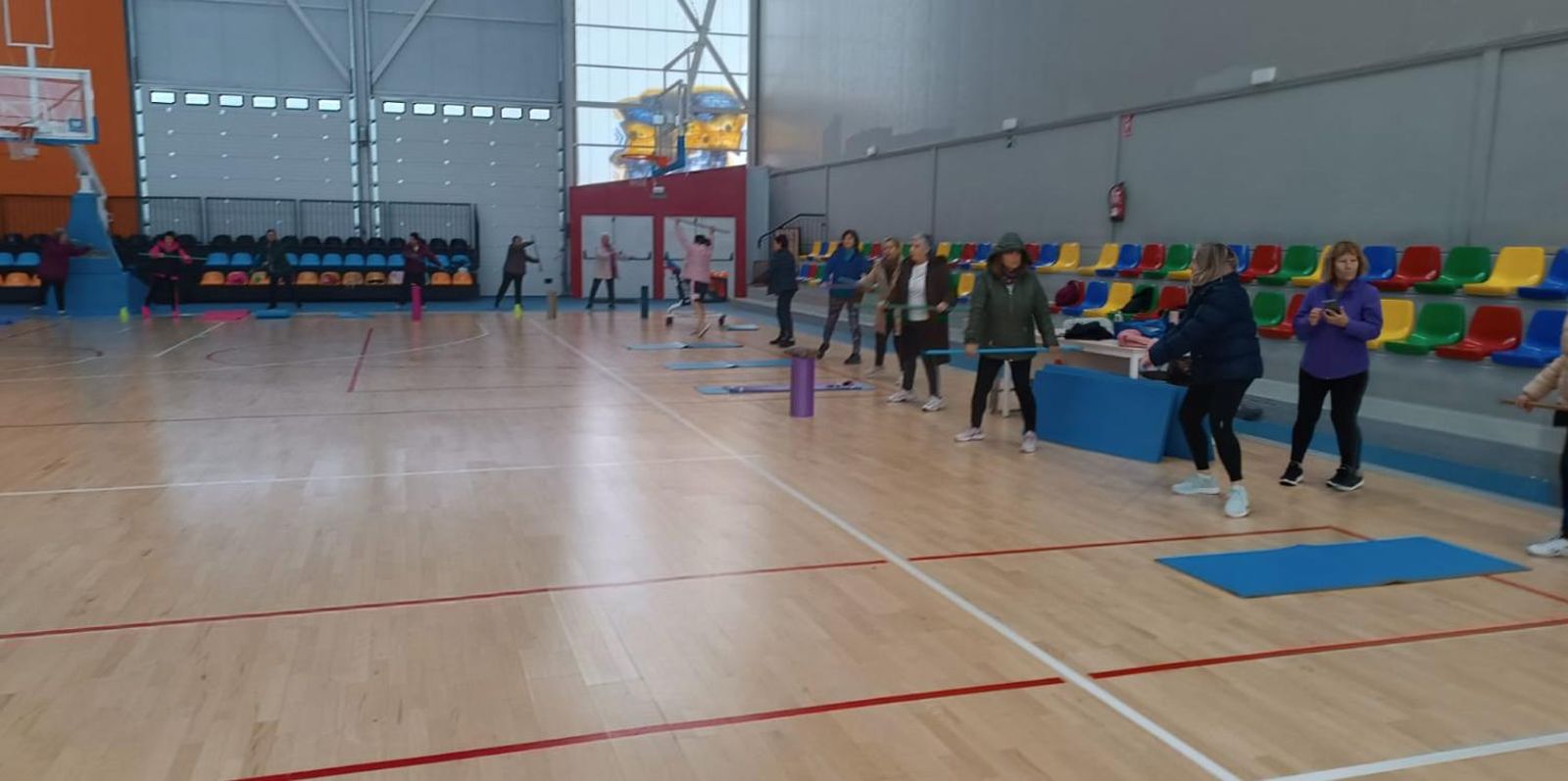 Condiciones en las que entrenan cincuenta personas en el pabellón de Würzburg