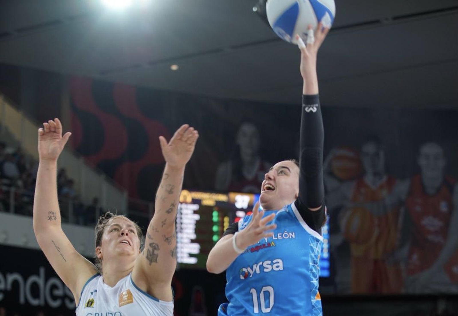 Imagen de la semifinal entre Jairis y Perfumerías Avenida