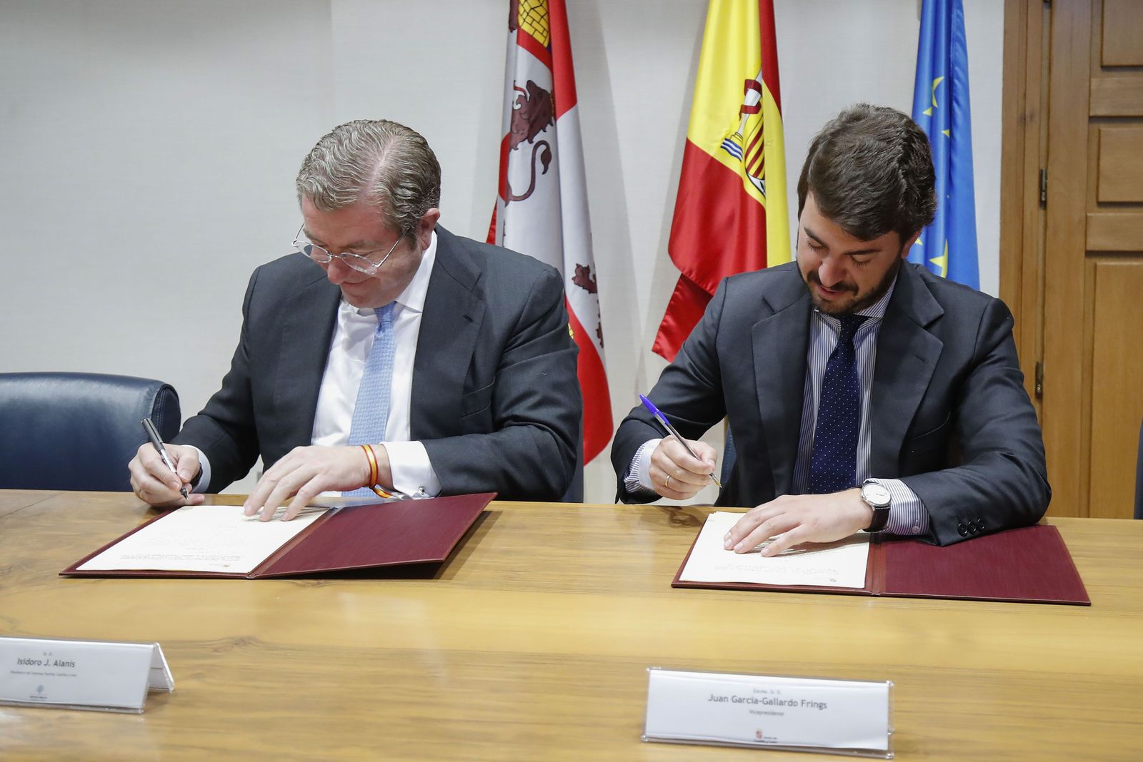 La Vicepresidencia de la Junta y Empresa Familiar crean una mesa de trabajo para seguir avanzando en simplificación administrativa