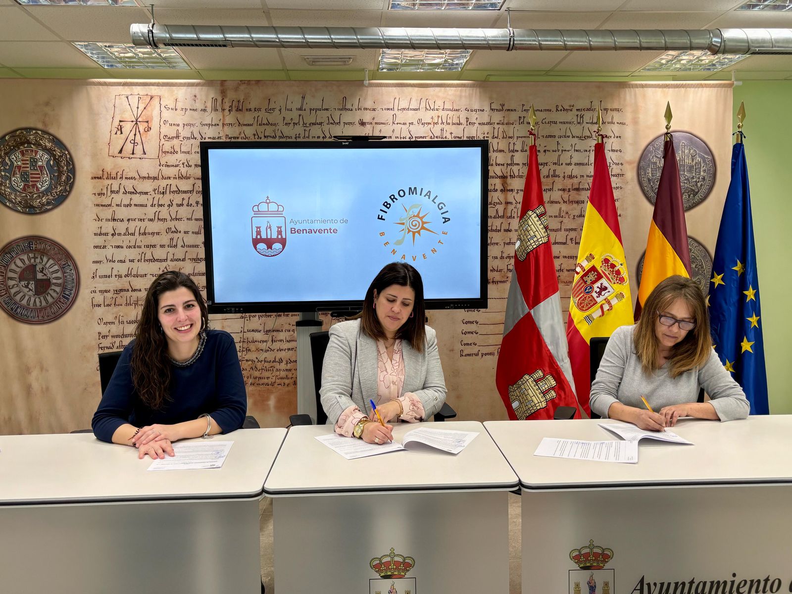 Renovación del convenio de colaboración entre la Administración Municipal y la Asociación de Fibromialgia y Fatiga Crónica