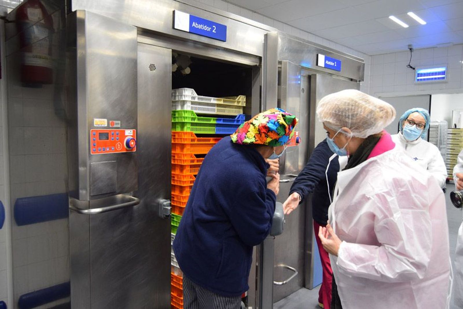 la-delegada-territorial-leticia-garcia-visita-la-cocina-de-linea-fria-del-complejo-asistencial-de-zamora-tras-las-obras-de-mejora-68