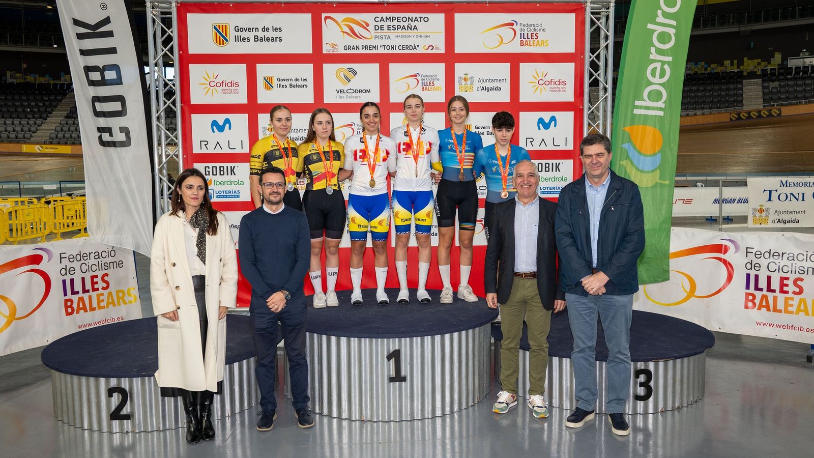 Las corredoras del Mirat Team Adriana Vargas y Carla Bañuls campeonas de España de Pista