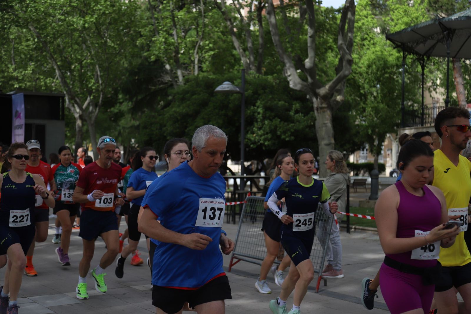 Carrera y marcha por el Día de Castilla y León en Zamora