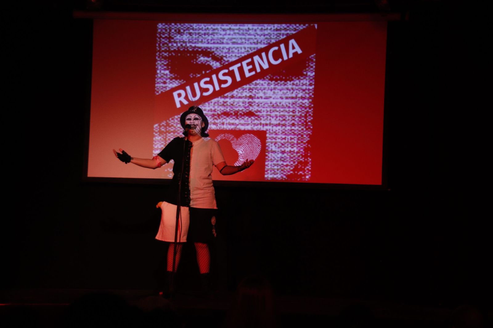 Espectáculo ‘Drag to the future II’ del Orgullo Charro