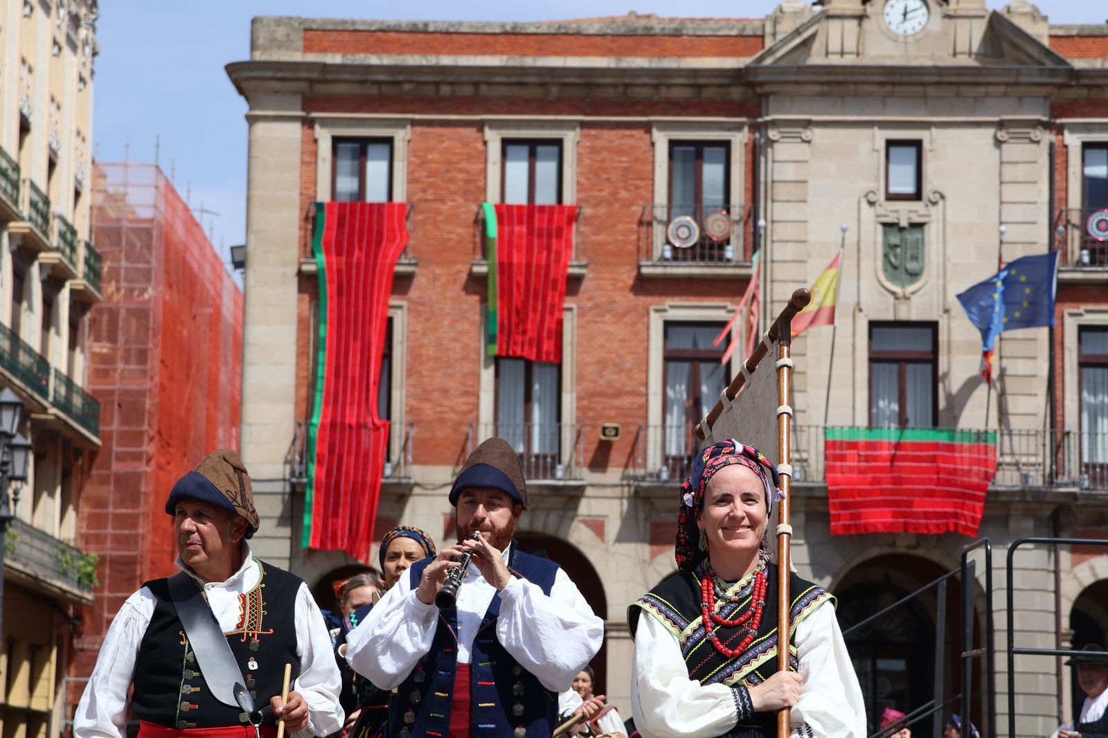 grupo-bajo-duero-en-la-xxxii-muestra-de-folklore-1
