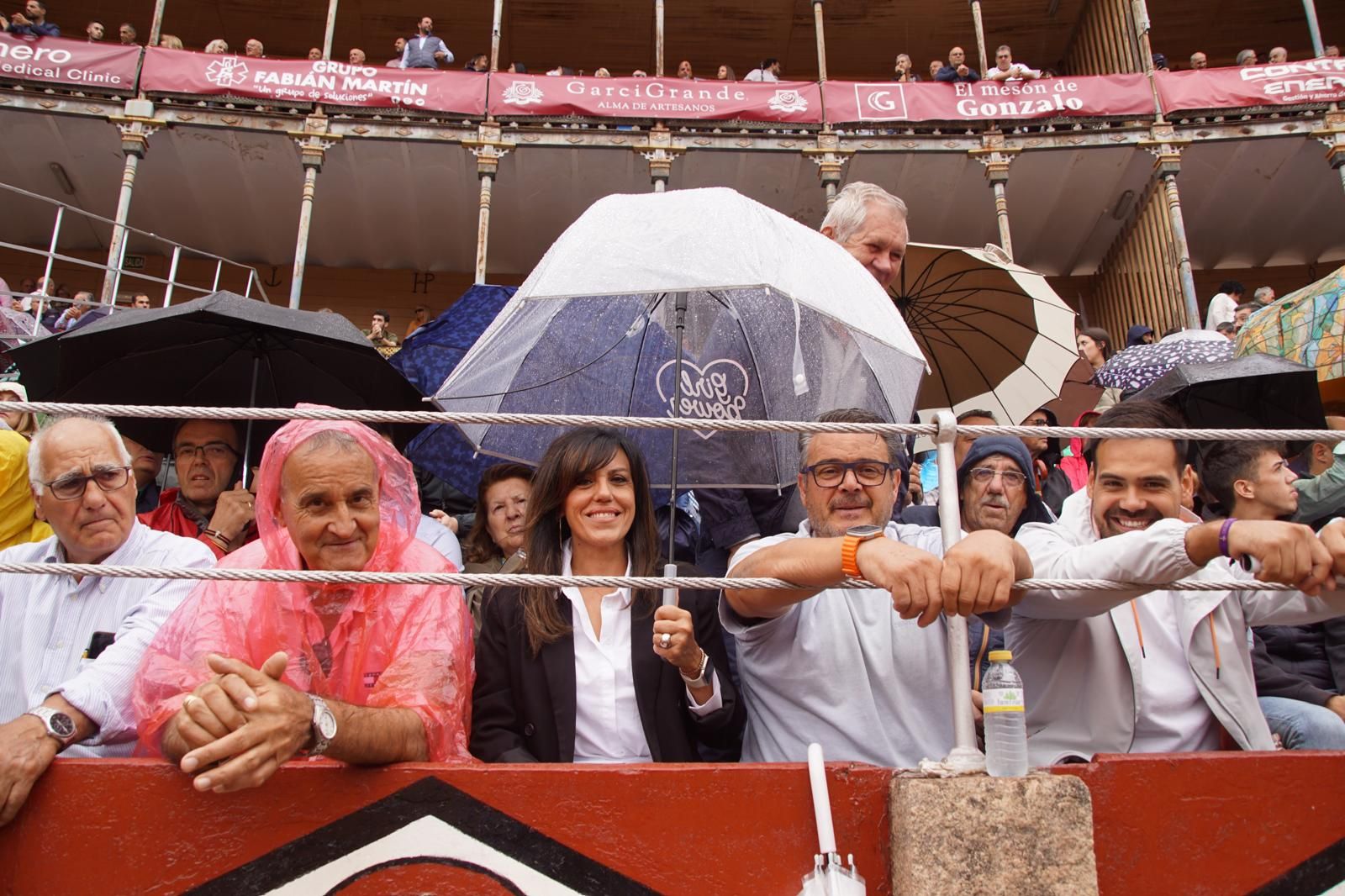 resumen-fotografico-del-ambiente-en-los-tendidos-de-la-glorieta-durante-la-corrida-de-garcigrande-20-de-septiembre-de-2024-foto-juanes-34