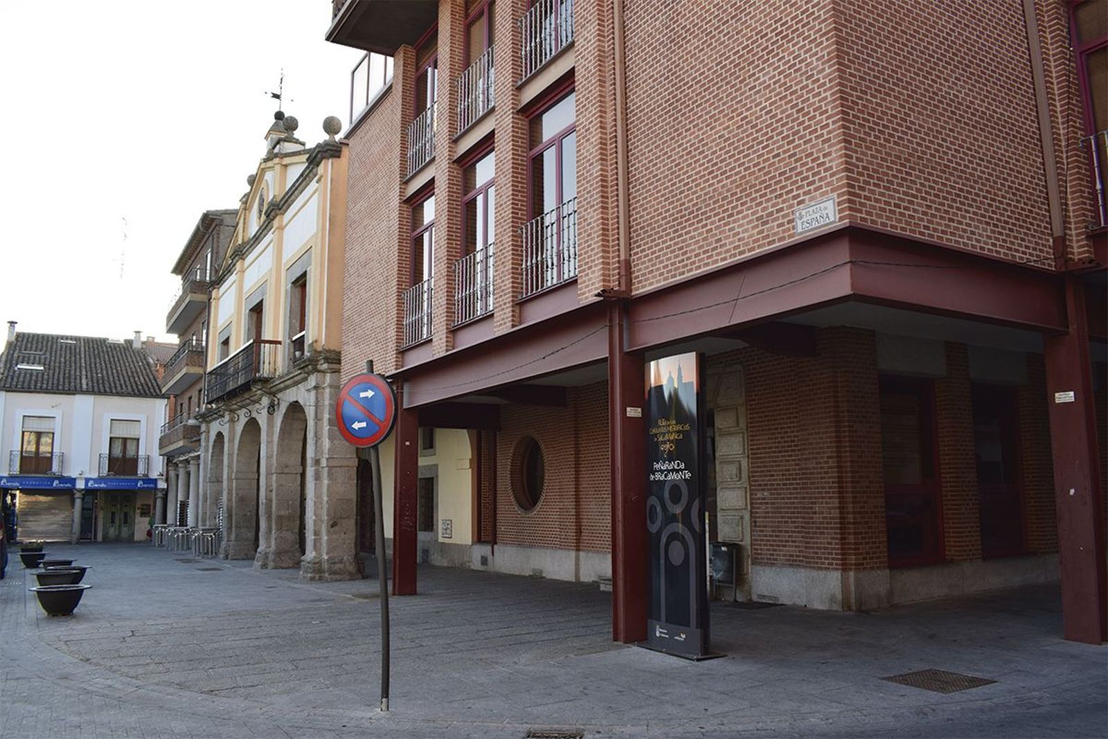 Edificio de la biblioteca municipal de Peñaranda en el Centro de Desarrollo Sociocultural