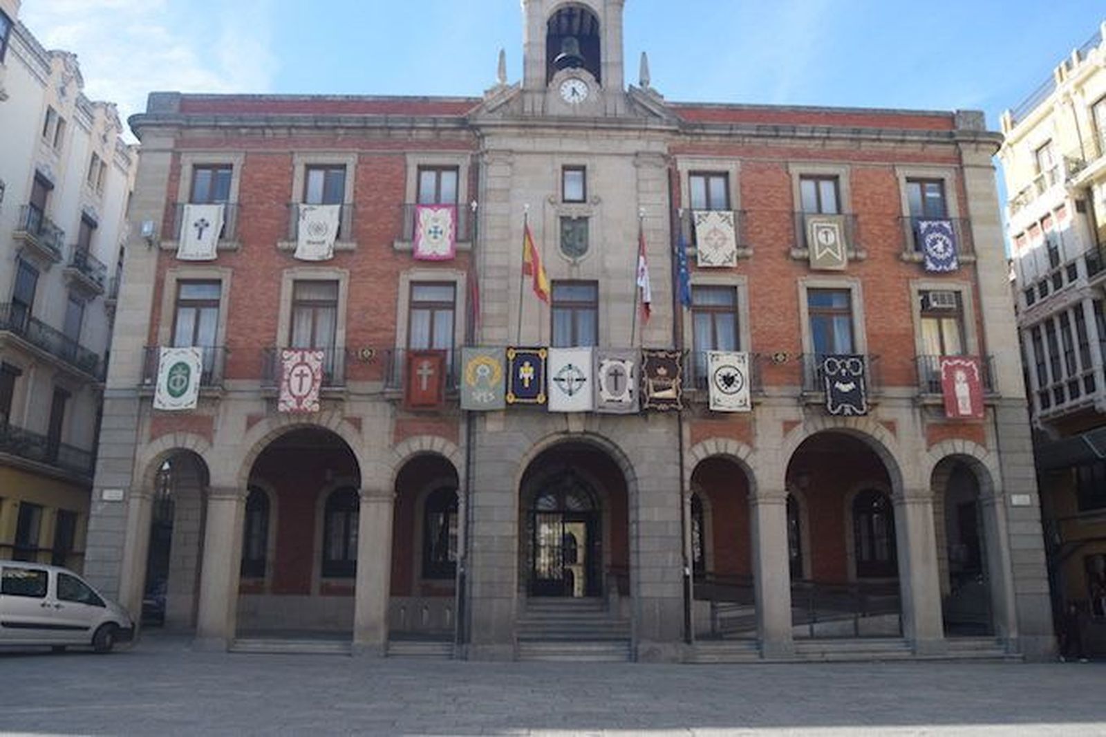 Los reposteros, 90 años anunciando la llegada de la Semana Santa