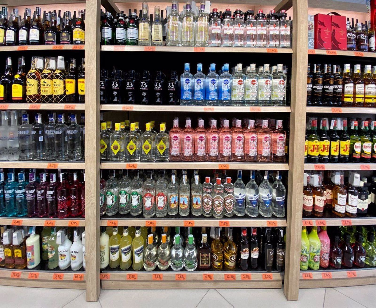 Pasillo de bebidas alcohólicas en un supermercado. Europa Press Pasillo de bebidas alcohólicas en un supermercado. Europa Press