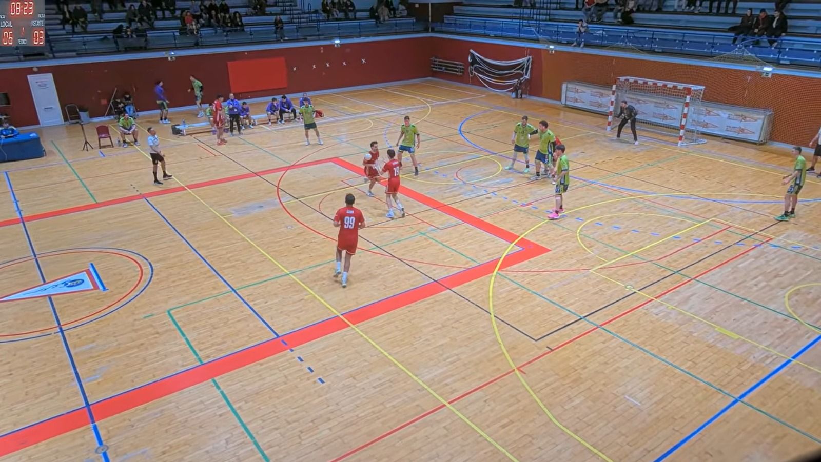 Un instante del duelo entre el BM Zamora y el Covadonga