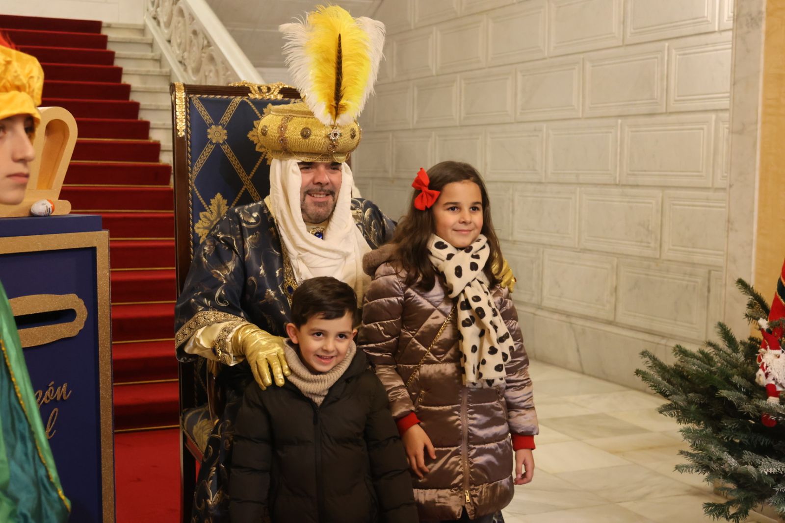 El Cartero Real sigue recogiendo las cartas con los deseos de los niños de Salamanca antes de la noche del 5 de enero
