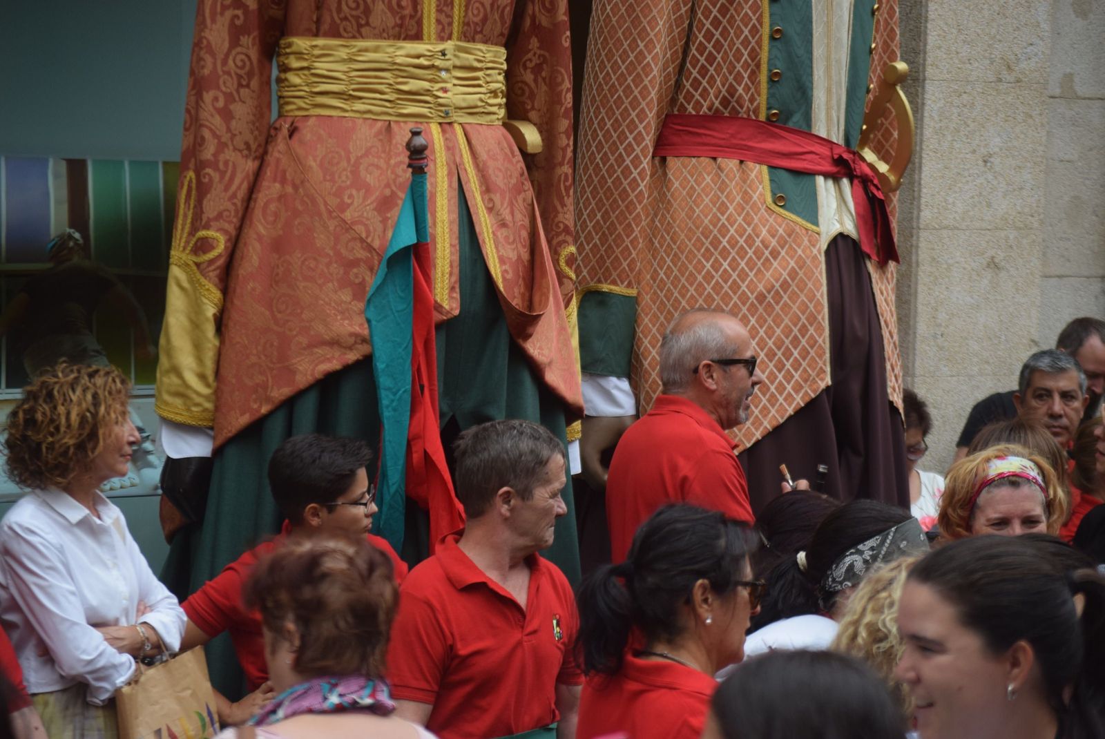 pasacalles-gigantes-y-gigantillas-3