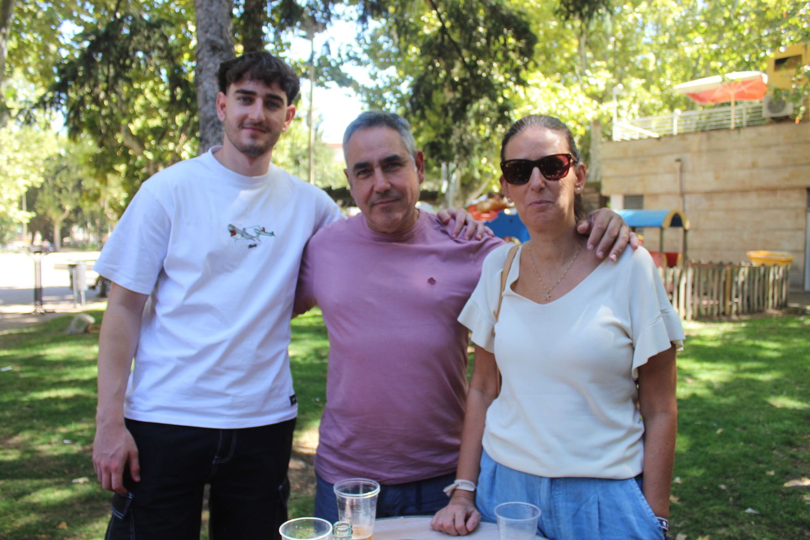 Ambiente en la Feria de Día en el mediodía de este sábado