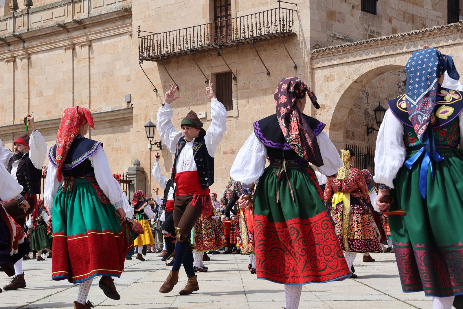 el-bolero-de-algodre-en-la-plaza-de-la-catedral-41