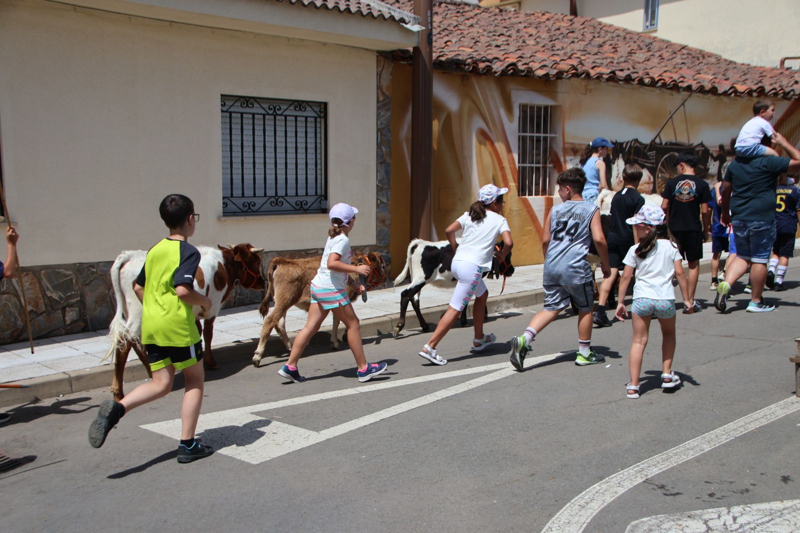 Castellanos de Villiquera, encierro infantil