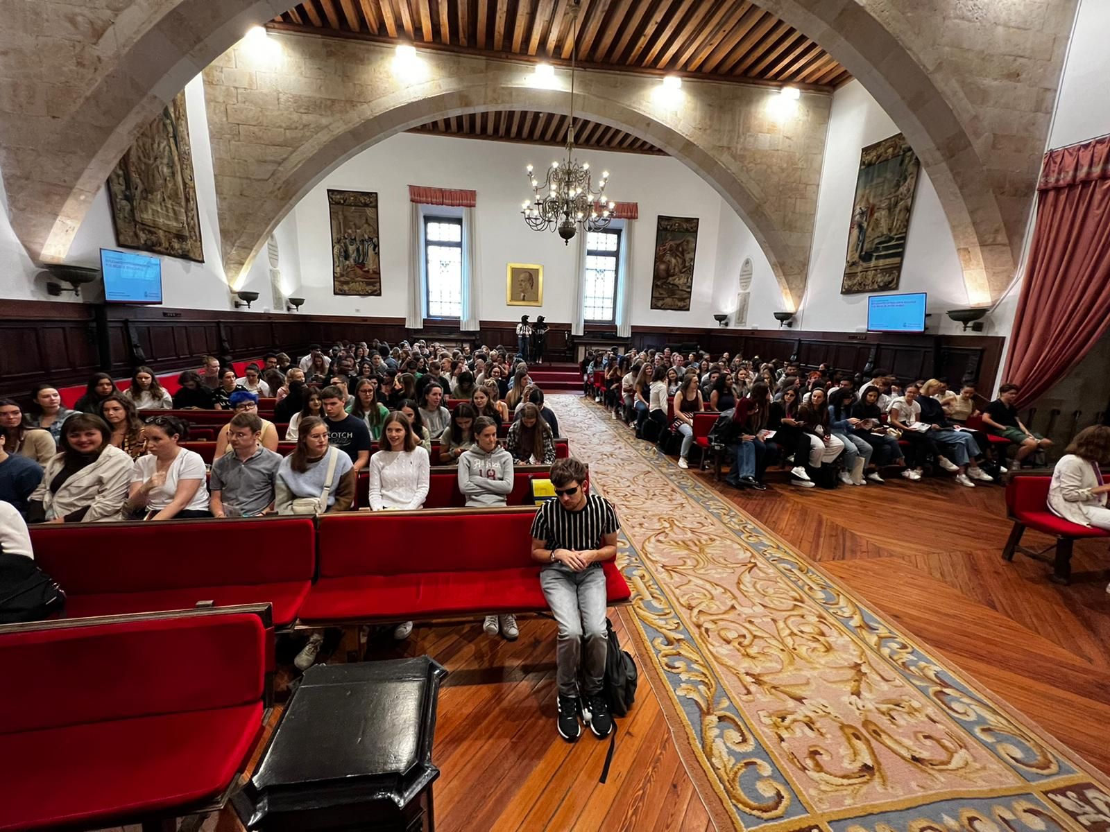 Bienvenida a los estudiantes de los programas Erasmus y de movilidad internacional en la USAL Bienvenida a los estudiantes de los programas Erasmus y de movilidad internacional en la USAL