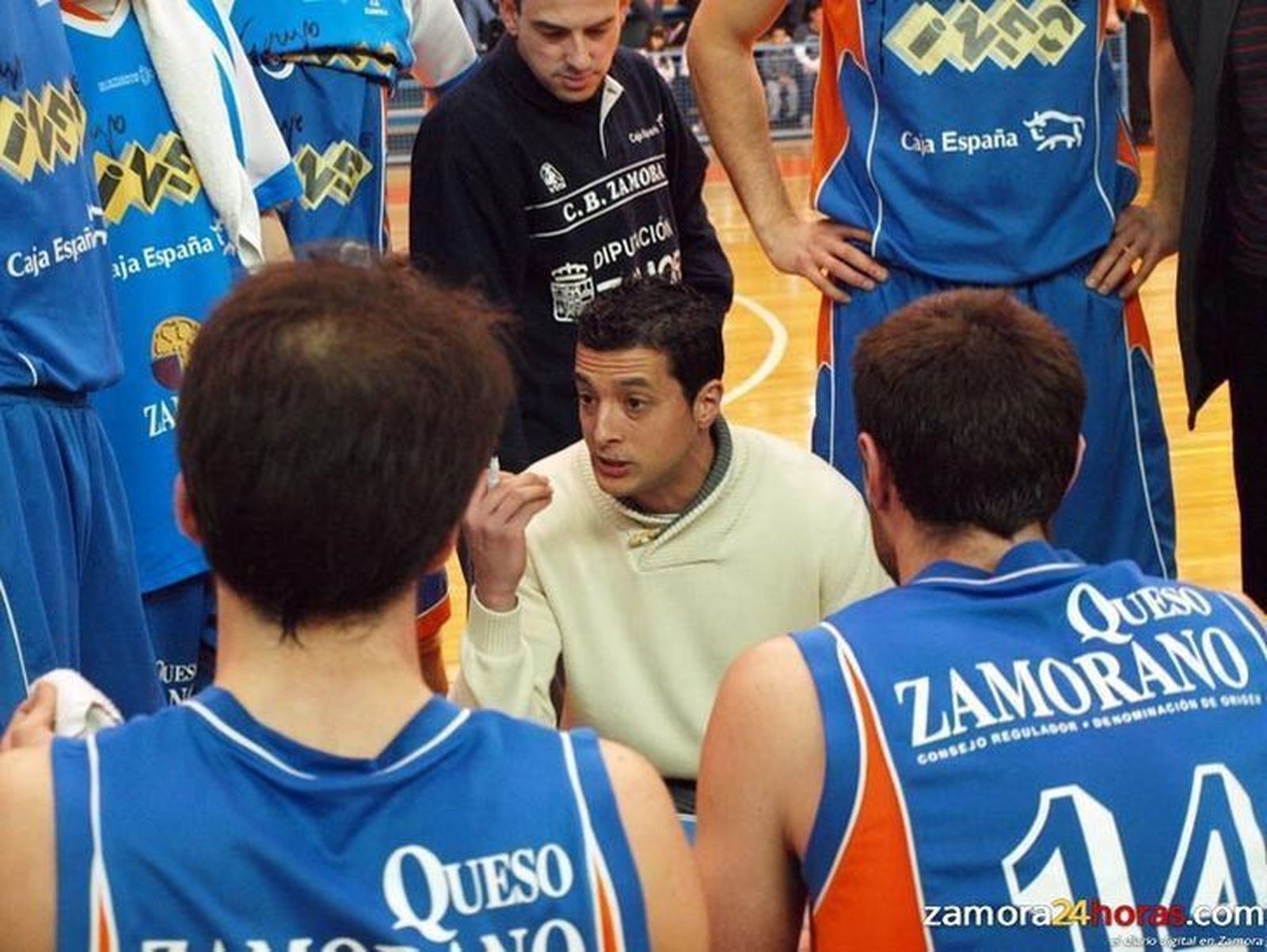 Saulo Hernández confía en su equipo para alcanzar el objetivo de jugar la fase de ascenso