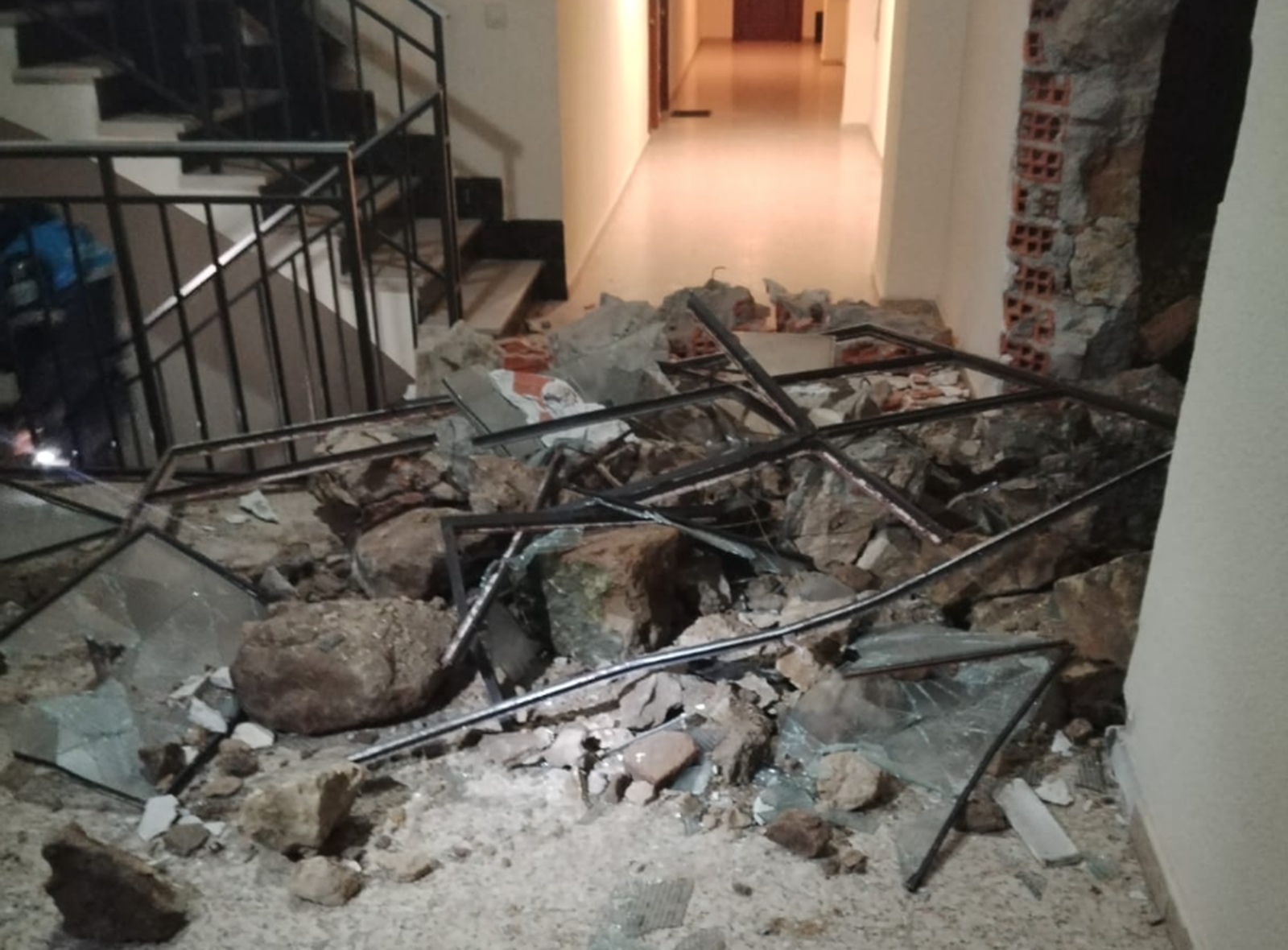 Así ha sido el desprendimiento de la muralla antigua de Salamanca