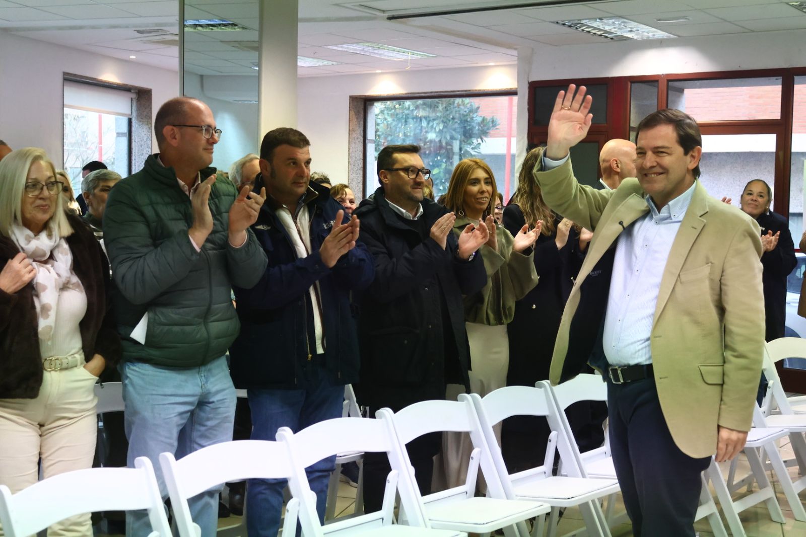 Alfonso Fernández Mañueco visita Santa Marta