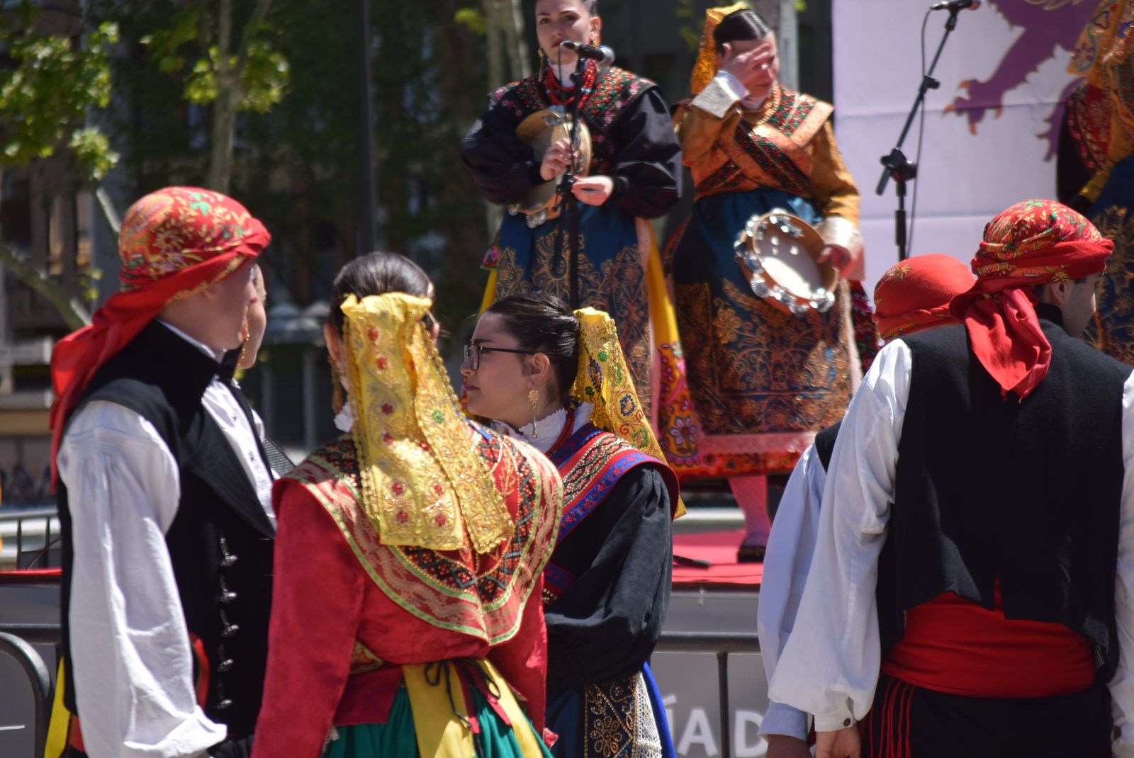 actuacion-dona-urraca-en-la-marina-23