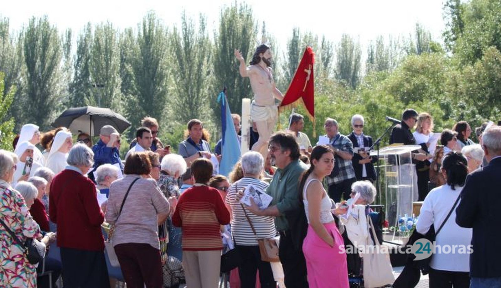 Celebración del Via Lucis de la Esperanza
