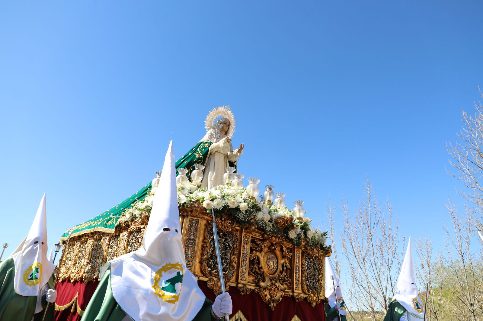 cofradia-virgen-de-la-esperanza-24